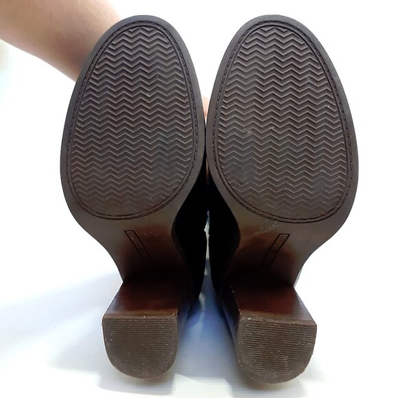 TOMMY HILFIGER Mackenze Zip Up Boots in Black Leather with Gold Hardware - Picture 12 of 16